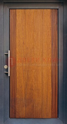 Коричневая входная дверь c МДФ панелью ЧД-03 в частный дом